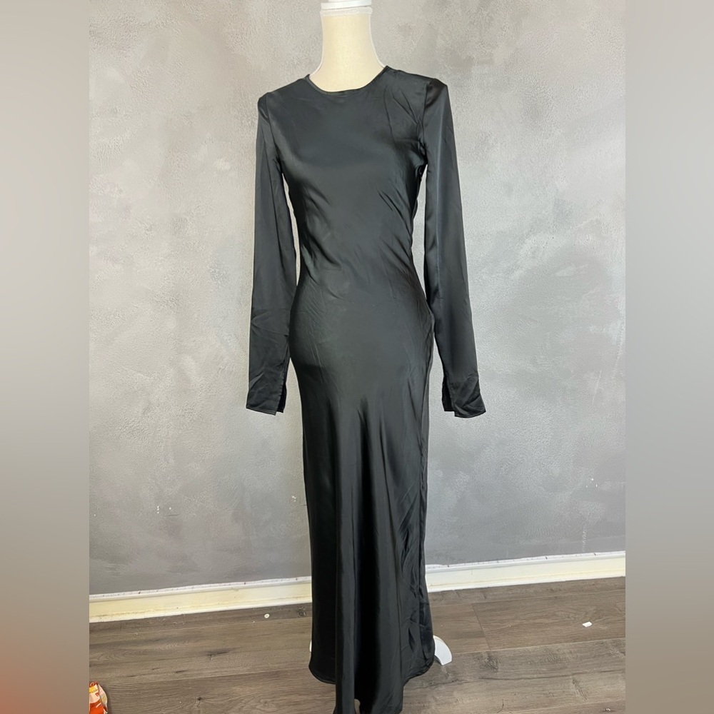 WEWOREWHAT backless gown size 2